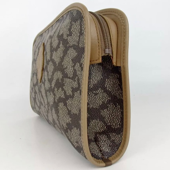 Yves Saint Laurent Large Travel/Toiletry Bag 😍🔥❤️ - Picture 8 of 13